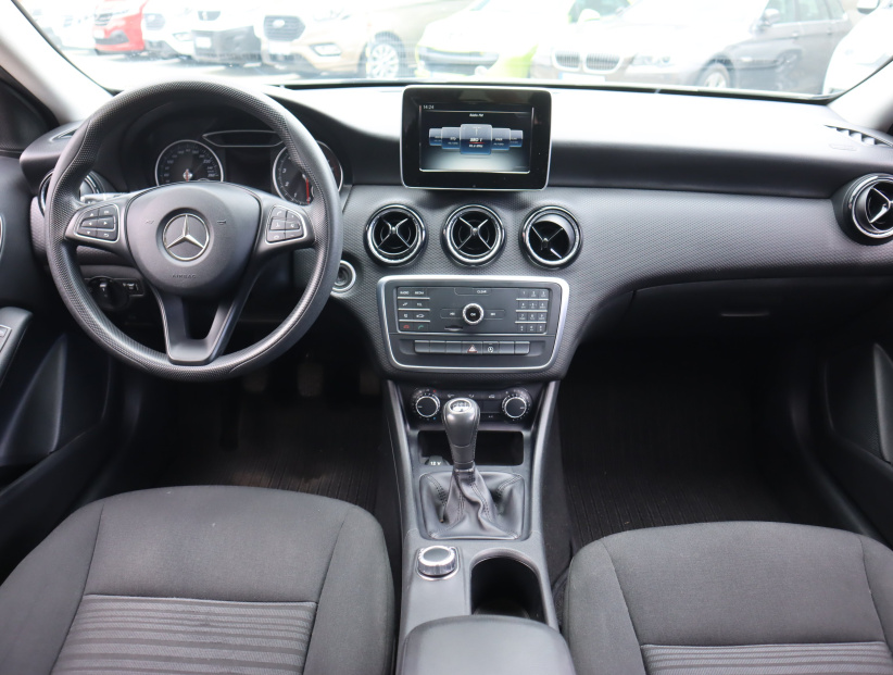 Mercedes-Benz A, 2016