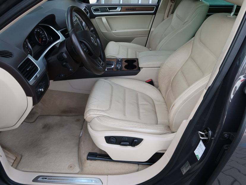 Volkswagen Touareg, 2012