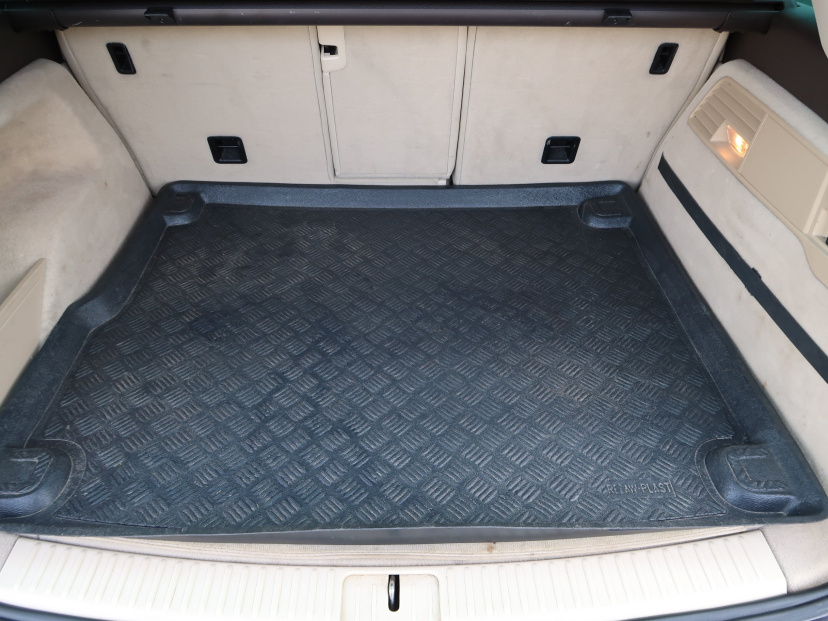 Volkswagen Touareg, 2012