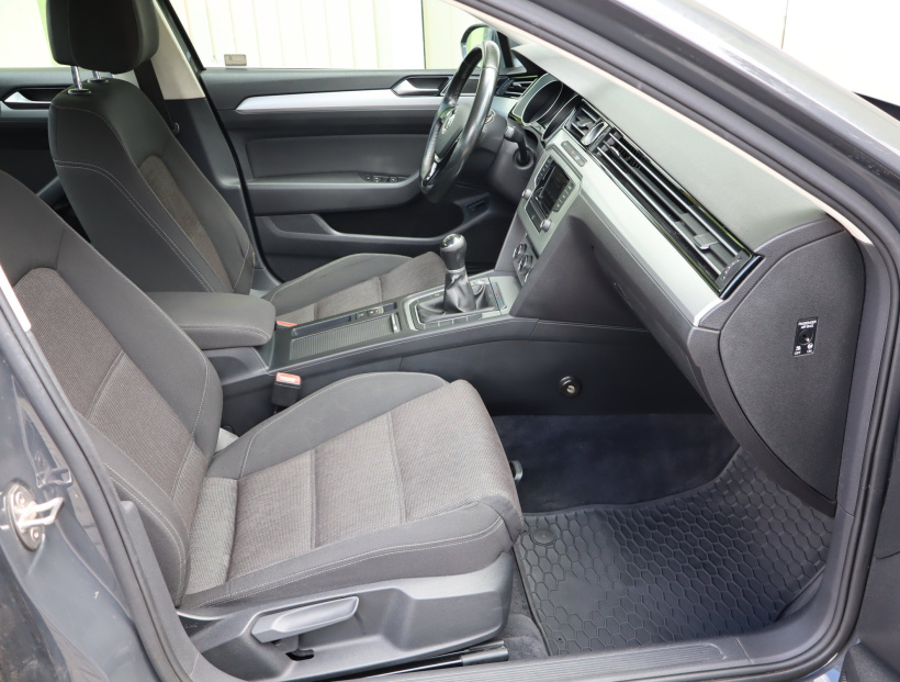 Volkswagen Passat, 2016