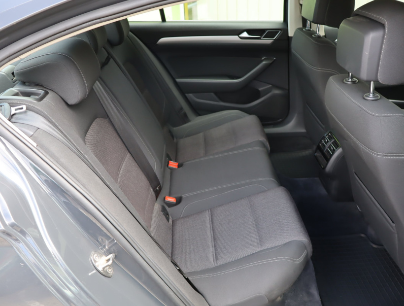 Volkswagen Passat, 2016