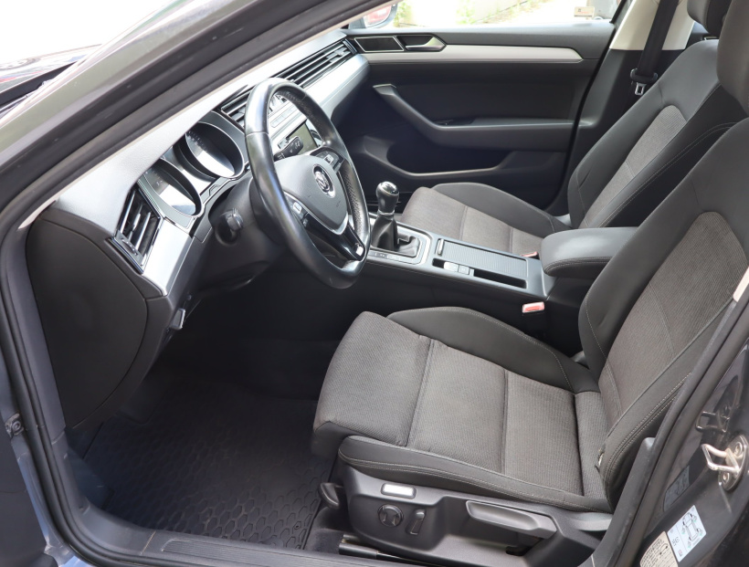 Volkswagen Passat, 2016