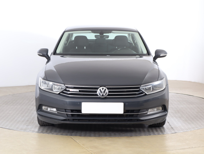 Volkswagen Passat, 2016