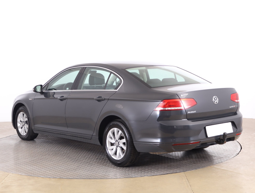 Volkswagen Passat, 2016