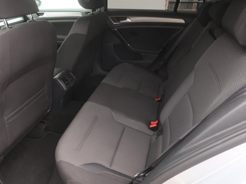 Volkswagen Golf, 2016