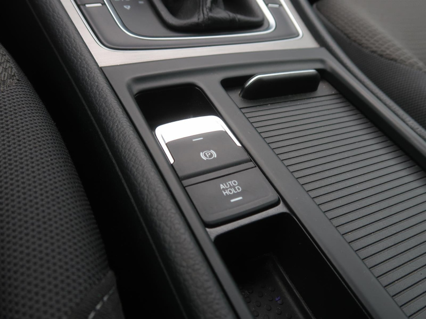 Volkswagen Golf, 2016