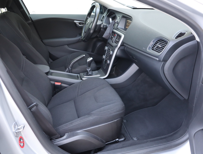 Volvo V40, 2016