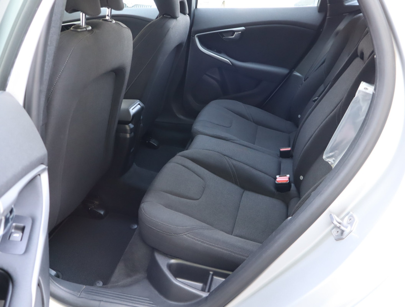 Volvo V40, 2016