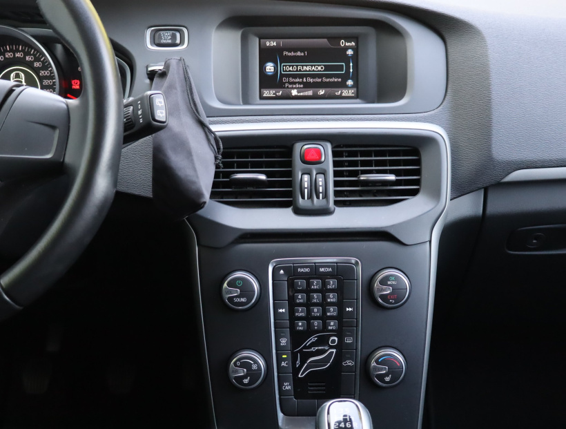 Volvo V40, 2016