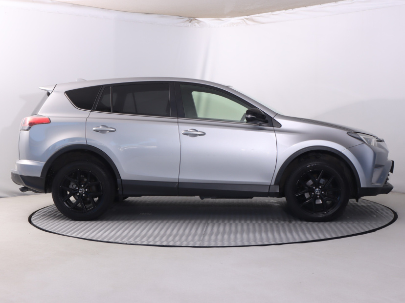 Toyota RAV 4, 2018