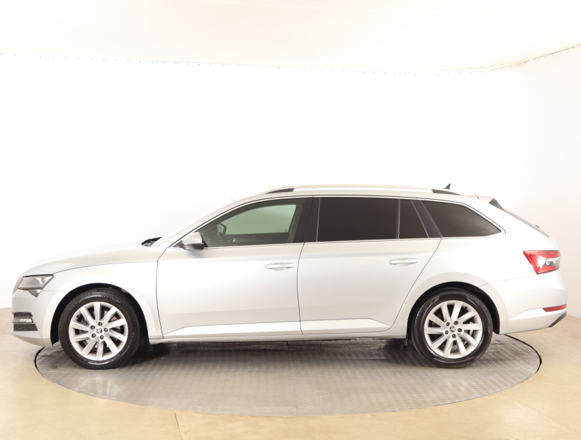 Škoda Superb, 2021