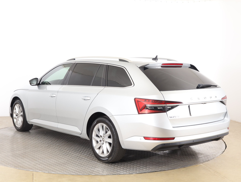 Škoda Superb, 2021