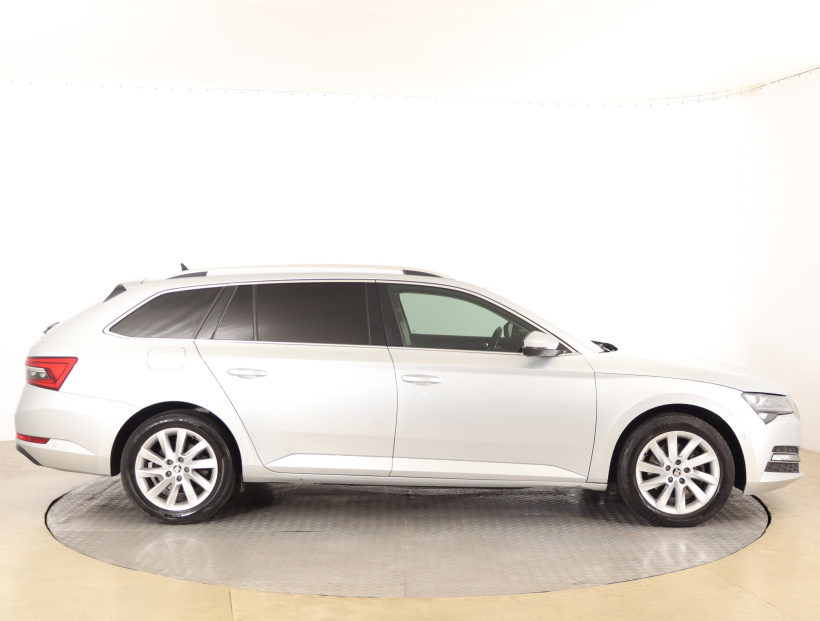 Škoda Superb, 2021