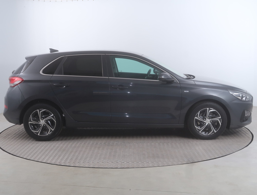 Hyundai i30, 2021