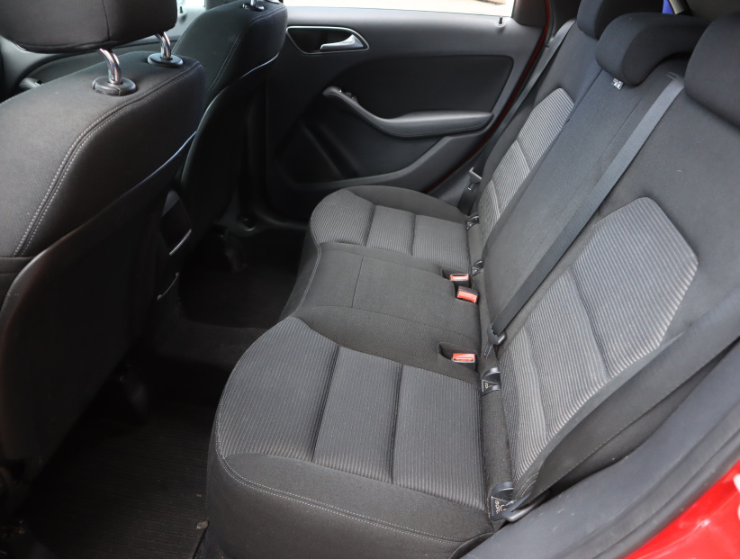 Mercedes-Benz B, 2015