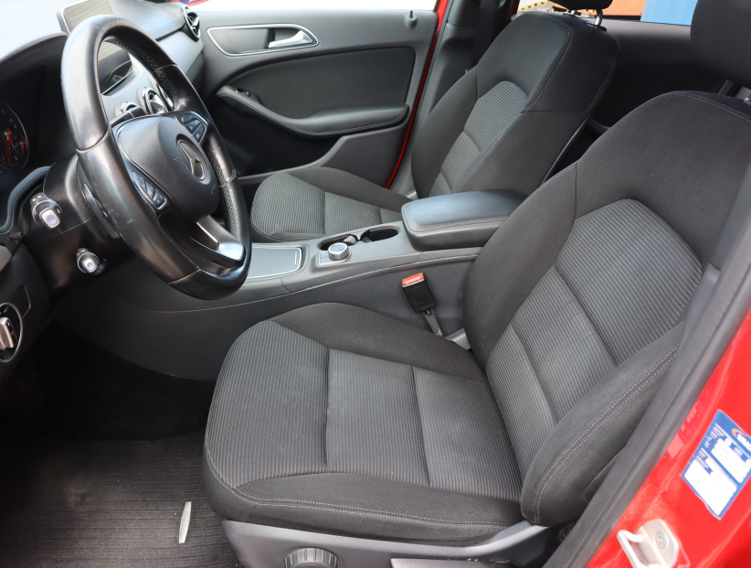 Mercedes-Benz B, 2015