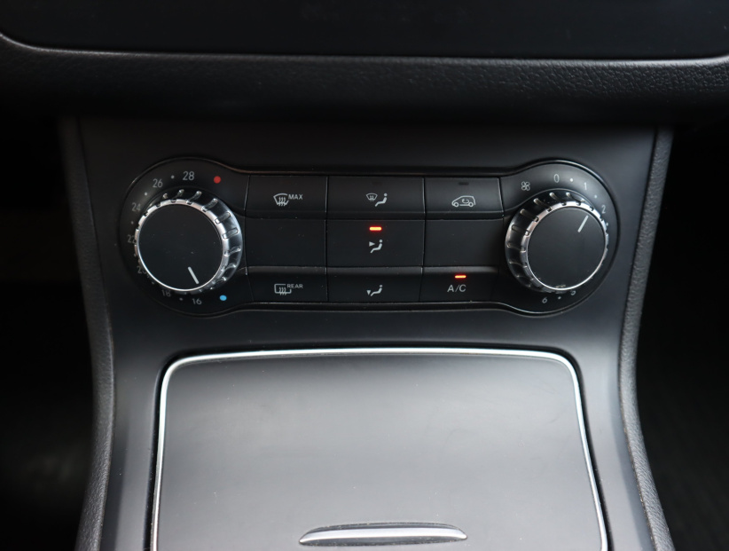 Mercedes-Benz B, 2015