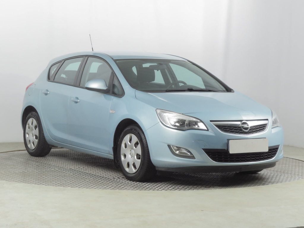 Opel Astra, 2010