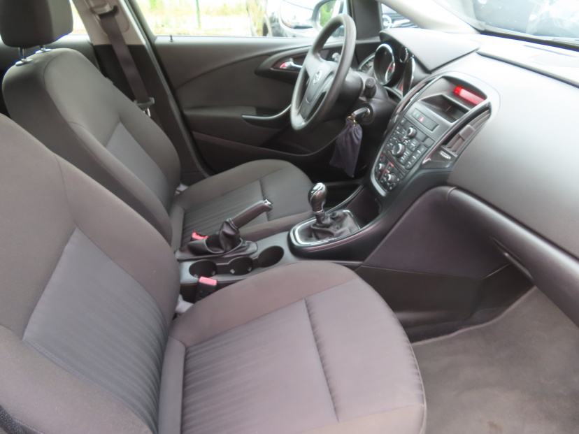 Opel Astra, 2010
