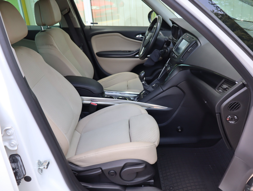Opel Zafira, 2017