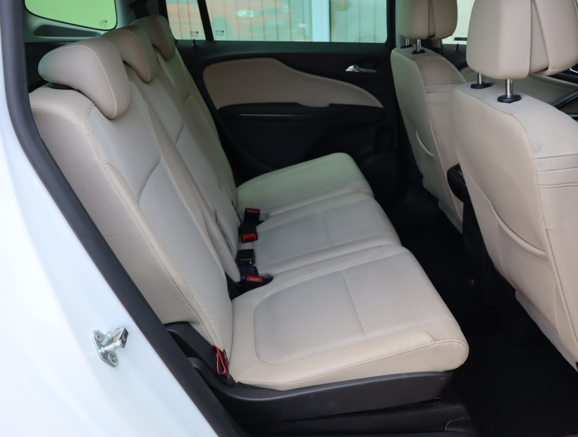 Opel Zafira, 2017