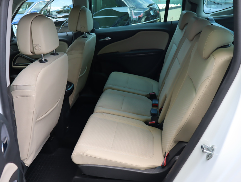 Opel Zafira, 2017
