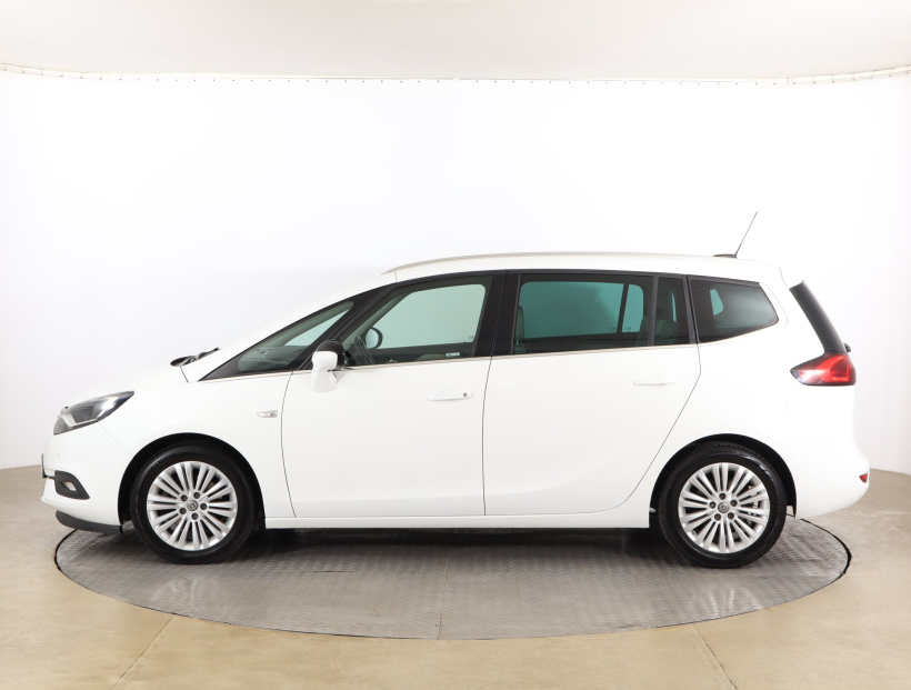 Opel Zafira, 2017