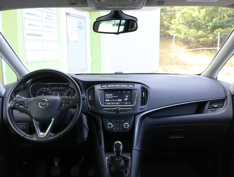 Opel Zafira, 2017