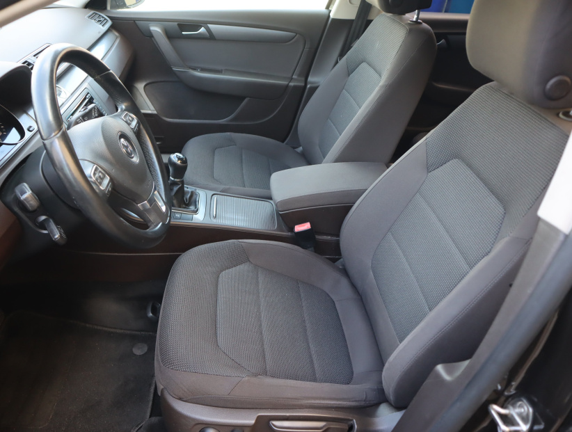 Volkswagen Passat, 2013