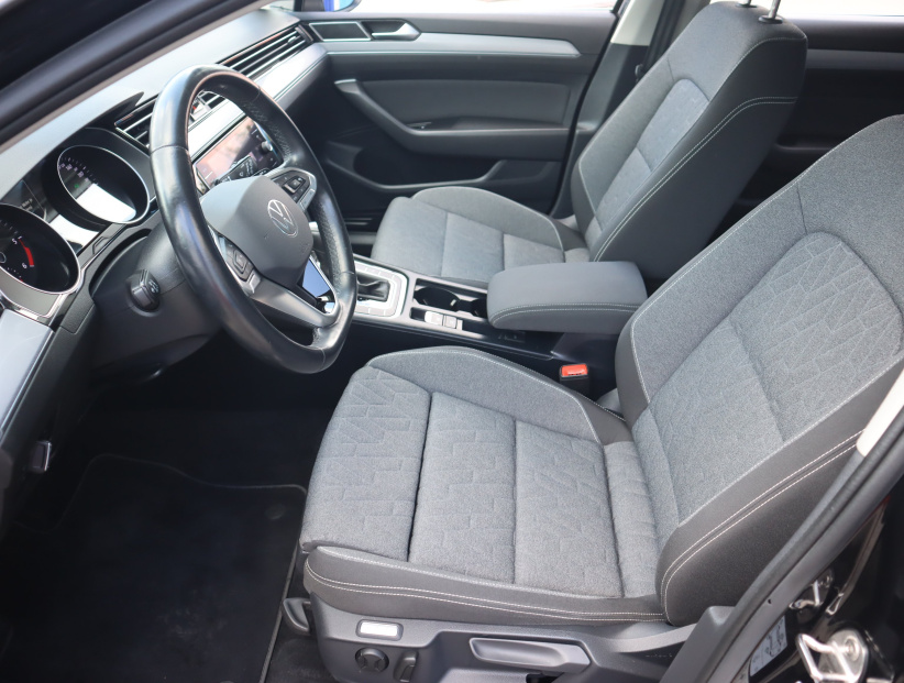 Volkswagen Passat, 2023