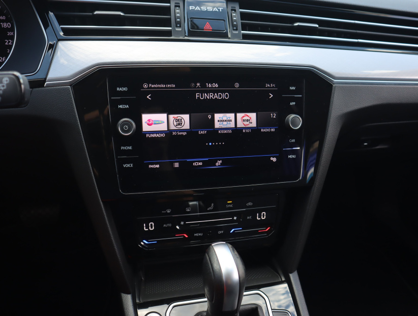 Volkswagen Passat, 2023