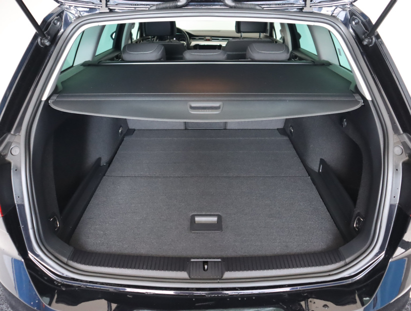 Volkswagen Passat, 2023
