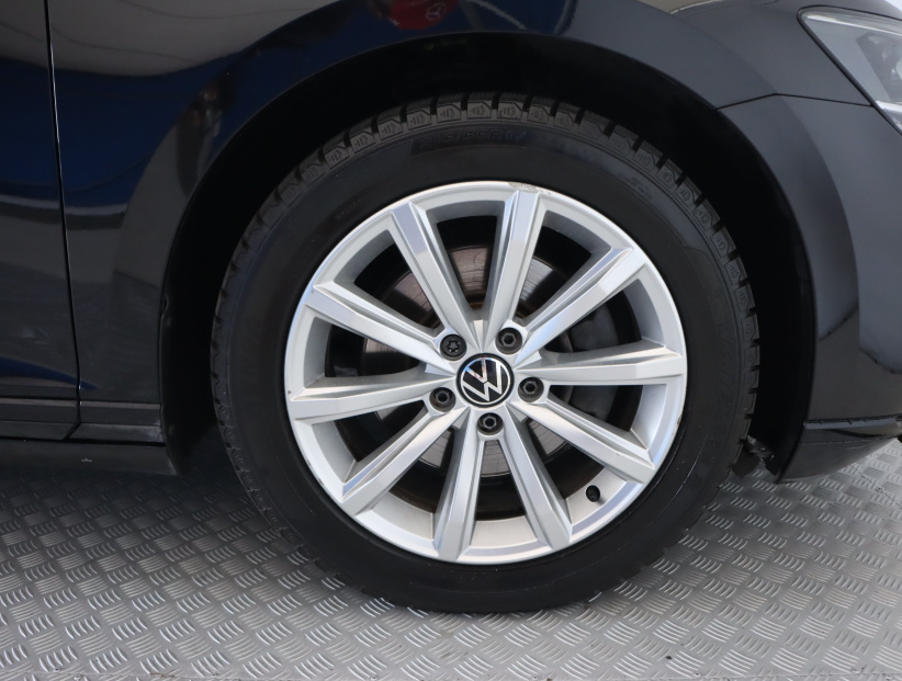Volkswagen Passat, 2023