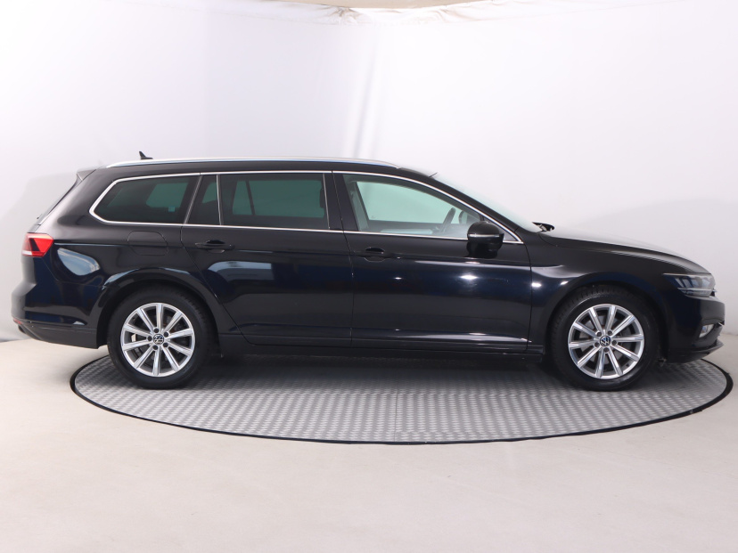 Volkswagen Passat, 2023