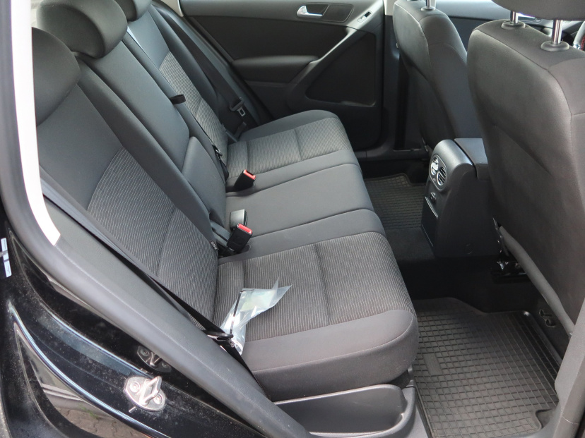 Volkswagen Tiguan, 2012