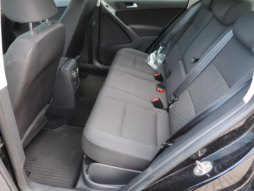 Volkswagen Tiguan, 2012