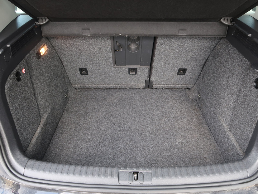 Volkswagen Tiguan, 2012
