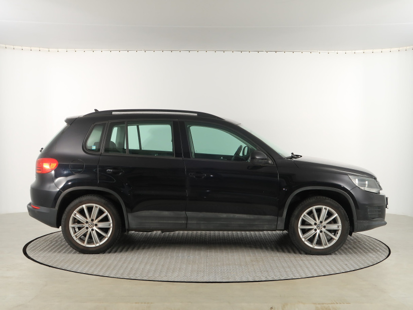 Volkswagen Tiguan, 2012