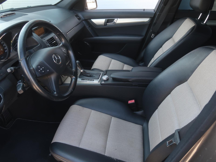 Mercedes-Benz C, 2010