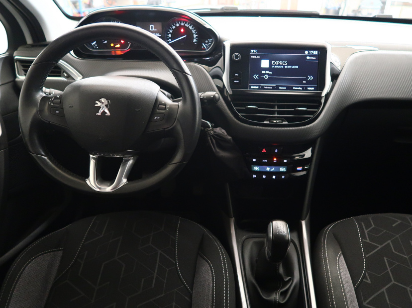 Peugeot 2008, 2017