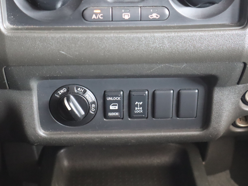 Nissan Navara, 2006