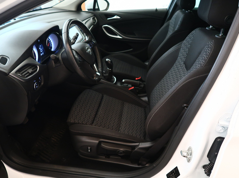 Opel Astra, 2019