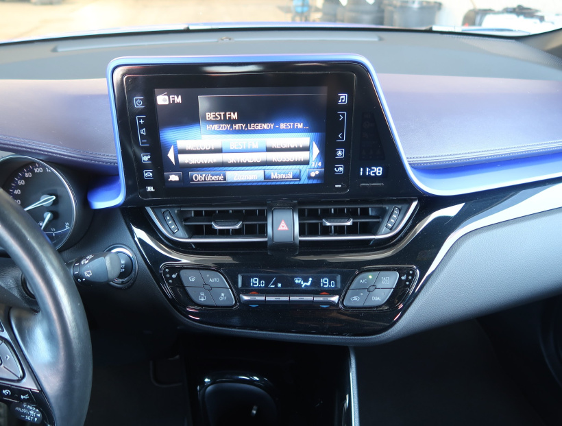 Toyota C-HR, 2017