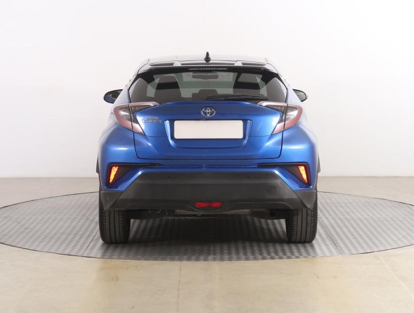 Toyota C-HR, 2017