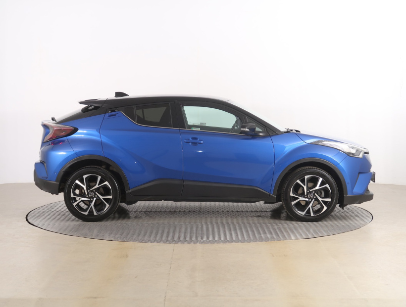 Toyota C-HR, 2017