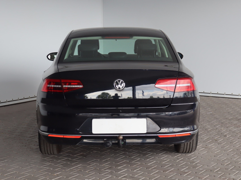 Volkswagen Passat, 2016