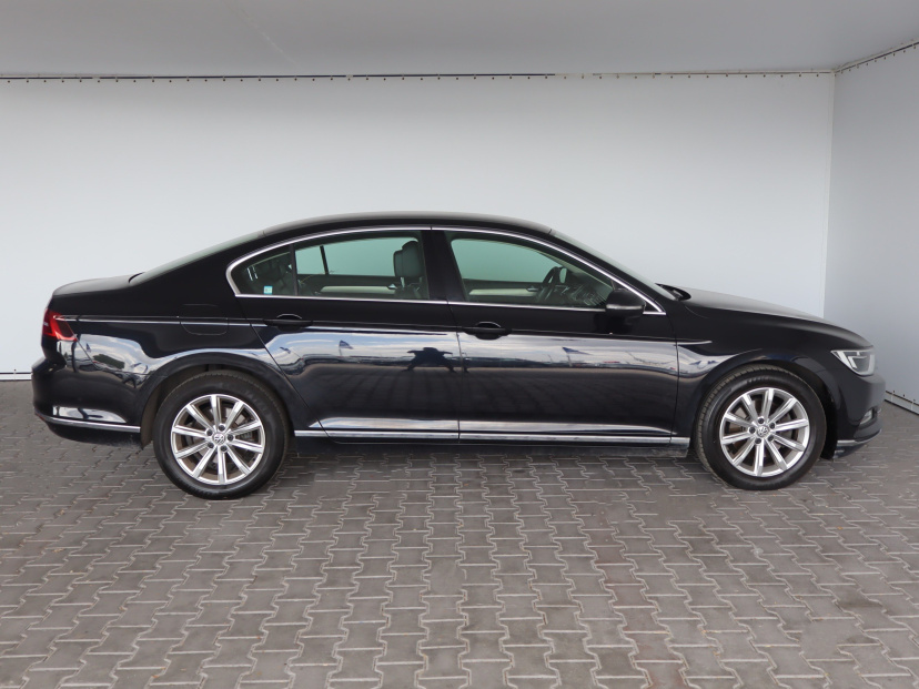Volkswagen Passat, 2016