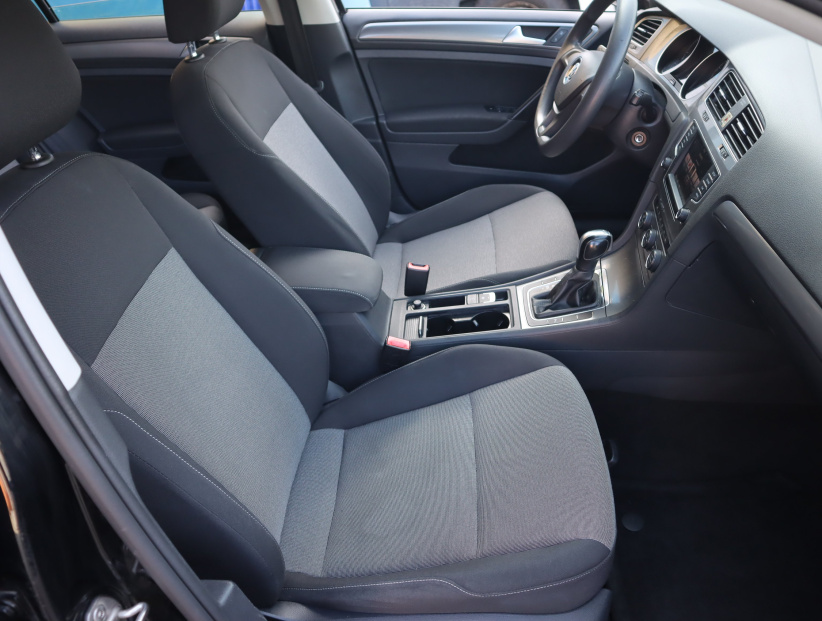 Volkswagen Golf, 2016