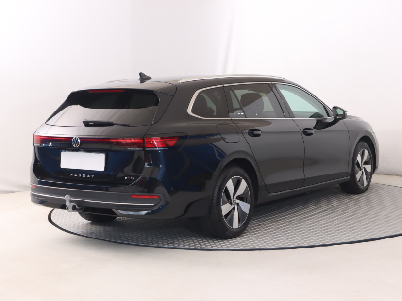 Volkswagen Passat, 2025