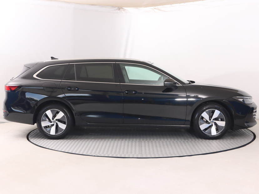 Volkswagen Passat, 2025
